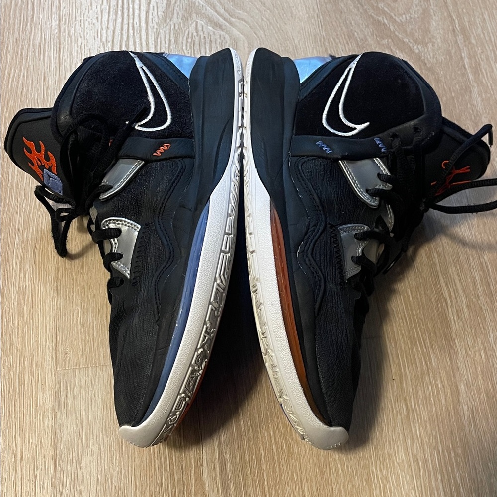 Nike Kyrie Infinity Fire and Ice shoes - Picture 4 of 10